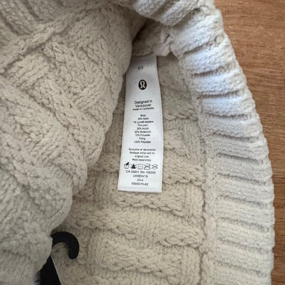 Lululemon Athletic Cable Knit Pom Beanie Hat Natural Ivory NWT One Size - Picture 6 of 7